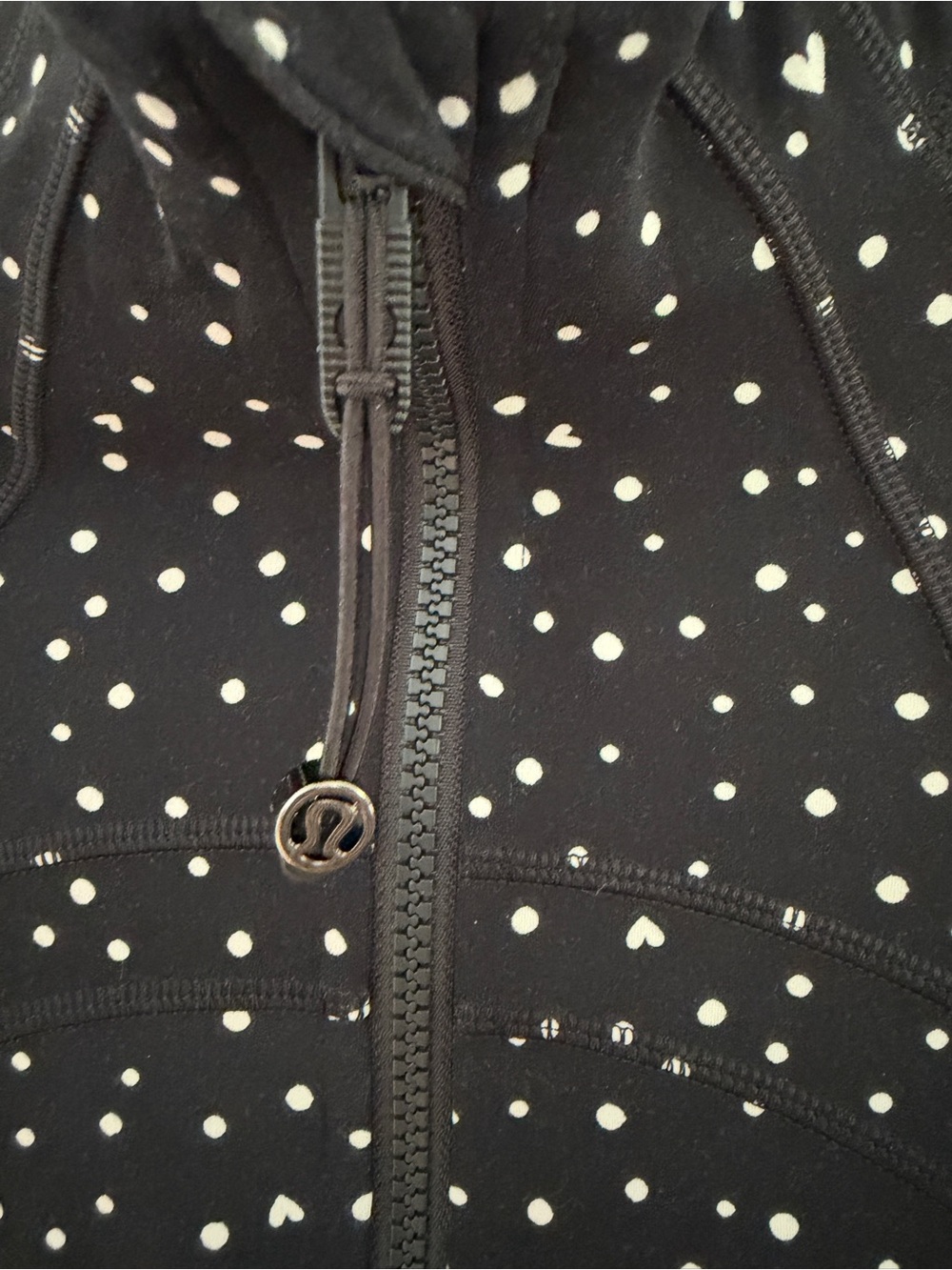 Lululemon Cropped Jacket Nulu Blacl Scattered Hearts NWT Size 2 - Picture 3 of 7